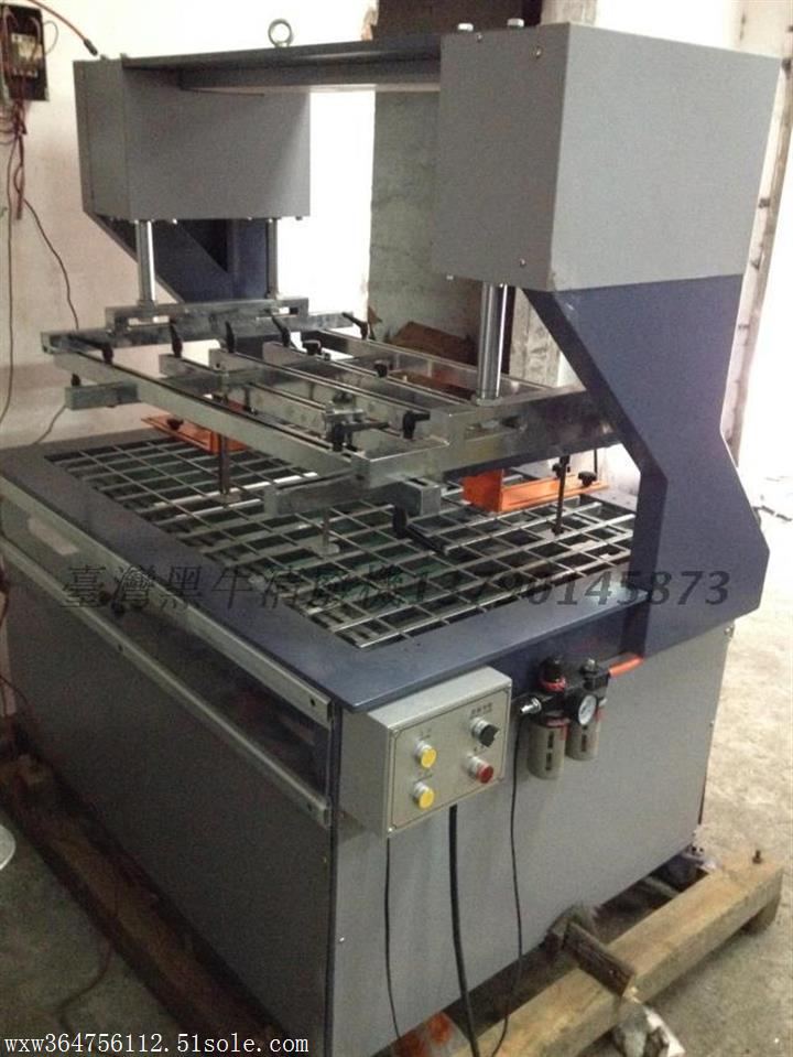 供應(yīng)紙盒長(zhǎng)條孔排廢機(jī)福建省龍巖市內(nèi)孔清廢機(jī)廠家