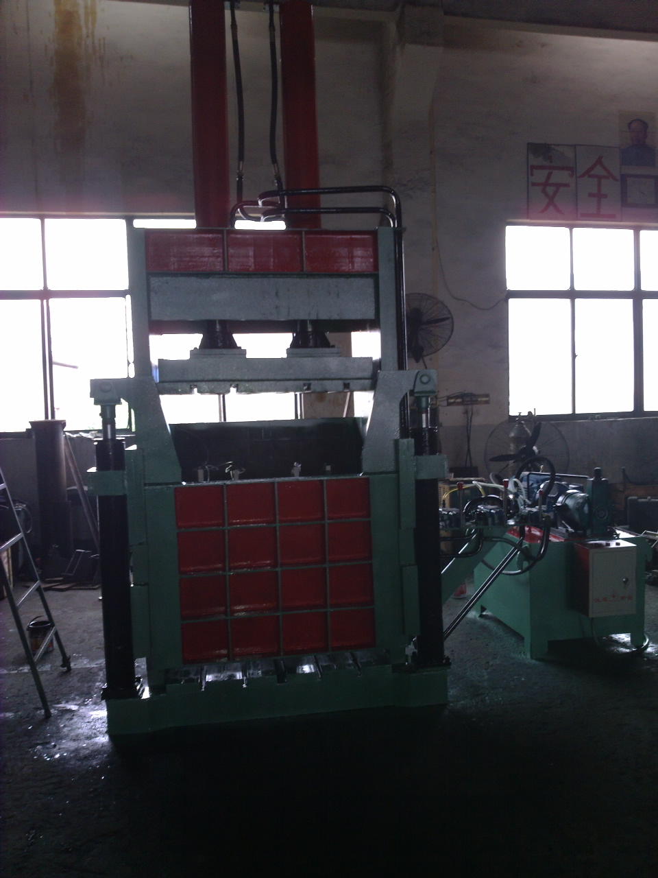 廢紙液壓打包機的發(fā)展趨勢