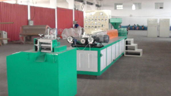 龍口網(wǎng)套機，蔬菜網(wǎng)套機，發(fā)泡布機，蛋托機,珍珠棉機