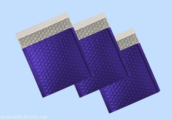 深圳市華彩興包裝材料有限公司專業(yè)生產(chǎn)藍色鍍鋁膜復(fù)合氣泡信封袋