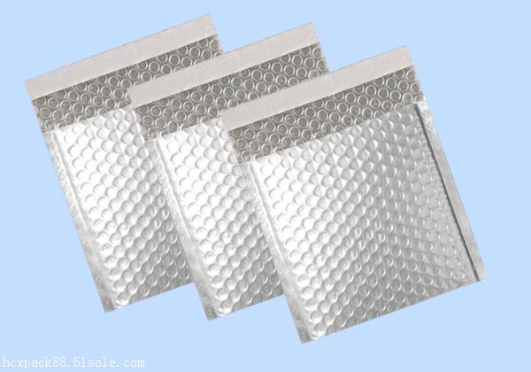 深圳市華彩興包裝材料有限公司專業(yè)生產(chǎn)銀色鍍鋁膜復(fù)合氣泡信封袋