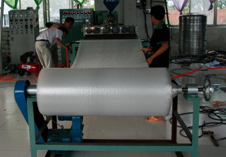 氣墊膜機價格，凌霞塑料機械公司氣墊膜機怎么樣