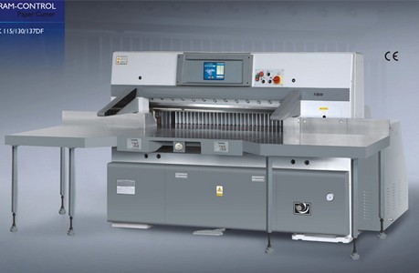 QZ1300 型數顯全張高速切紙機