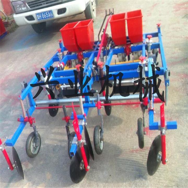 打藥覆膜機  玉米花生起壟噴藥覆膜播種機  花生起壟覆膜機