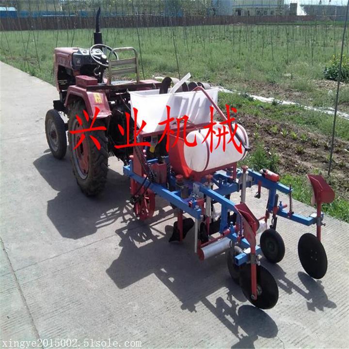 花生播種覆膜機  農用覆膜機 噴藥施肥覆膜機