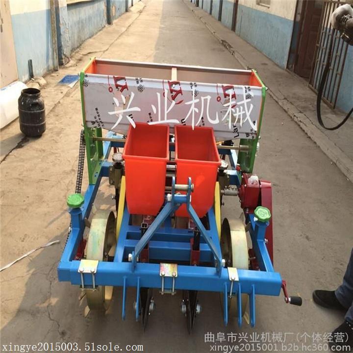 花生種植覆膜機參數  花生噴藥地膜覆蓋機