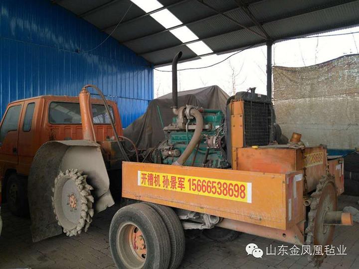 路沿石開槽機租賃 出租 哪家好/金鳳凰專業(yè)生產(chǎn)路沿石開槽機廠