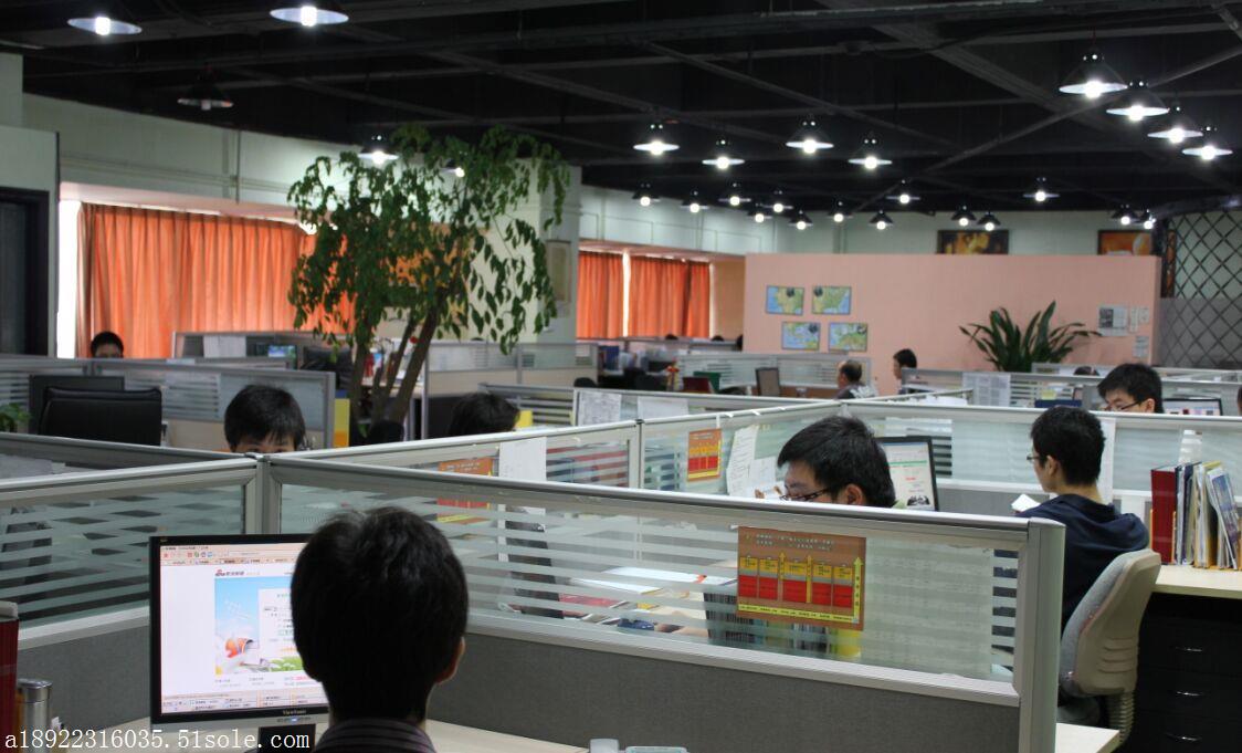 大連從盧森堡進口折頁機清關付匯用美元還是人民幣