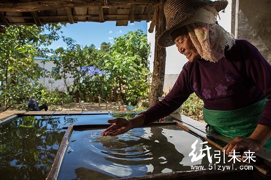 傣紙，西雙版納保留的最原始造紙術(shù)