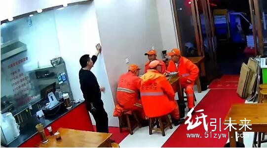 浙江杭州現(xiàn)&ldquo;紙箱食堂&rdquo; 廢舊紙箱可換免費(fèi)宵夜