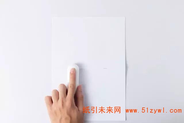 適合于任何紙張尺寸的訂書機(jī)，不用再擔(dān)心太大訂不上了